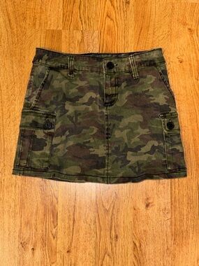Tripp NYC Camo Cargo Skirt Size Small